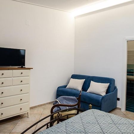 Ohana Bed And Breakfast Кастеламаре ди Стабия Екстериор снимка