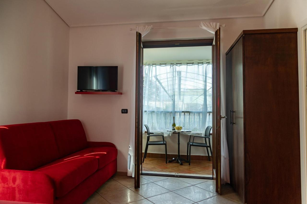 Ohana Bed And Breakfast Кастеламаре ди Стабия Екстериор снимка