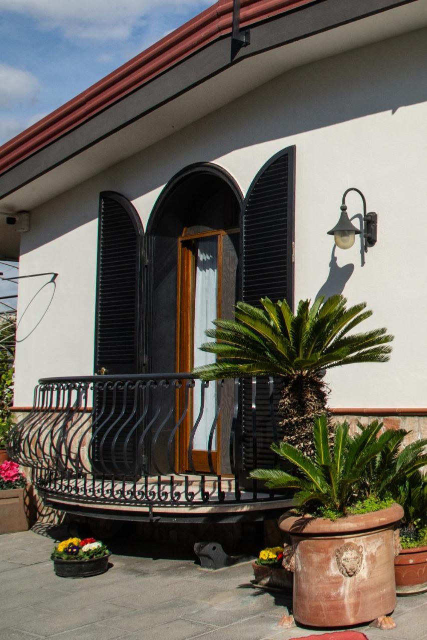 Ohana Bed And Breakfast Кастеламаре ди Стабия Екстериор снимка