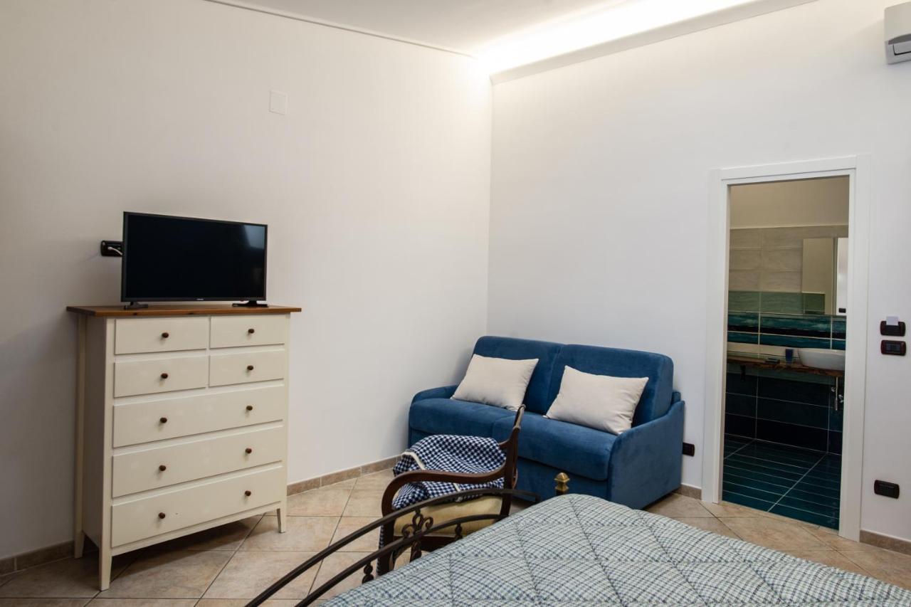 Ohana Bed And Breakfast Кастеламаре ди Стабия Екстериор снимка